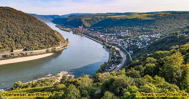 The most beautiful section of the Rhine is between Koblenz and Mainz and a boat trip takes you past Oberwesel, Bacharach and Sankt Goar.
