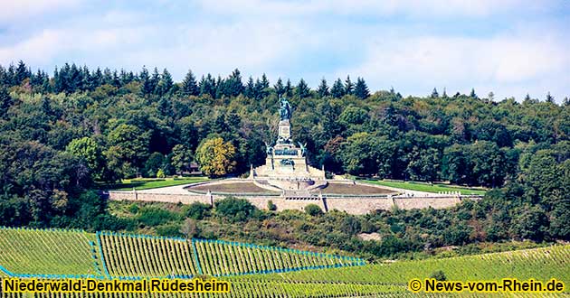 The Niederwald monument is the landmark of Rüdesheim and Assmannshausen.